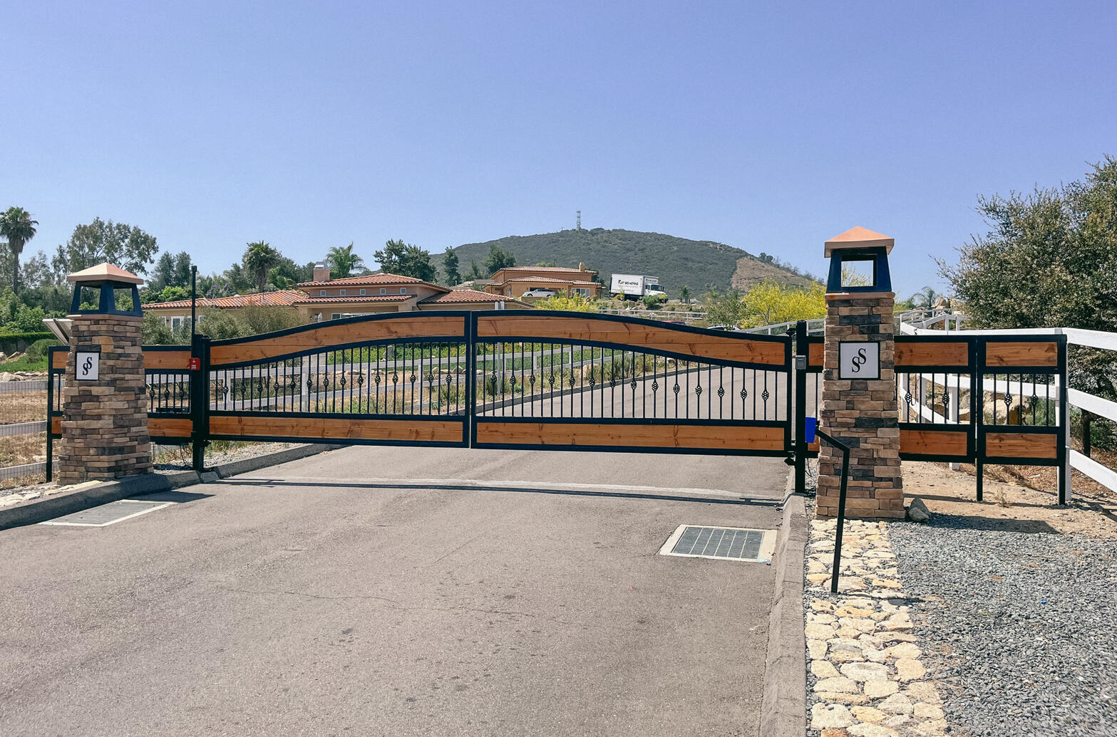 Automated swinging metal gate - Valley Center Automated swinging metal gate - Valley Center