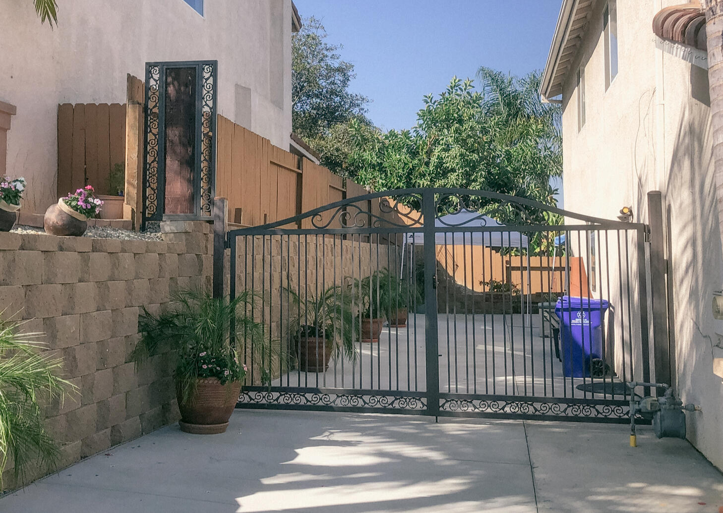 Modern ornamental gate - San Diego Modern ornamental gate - San Diego